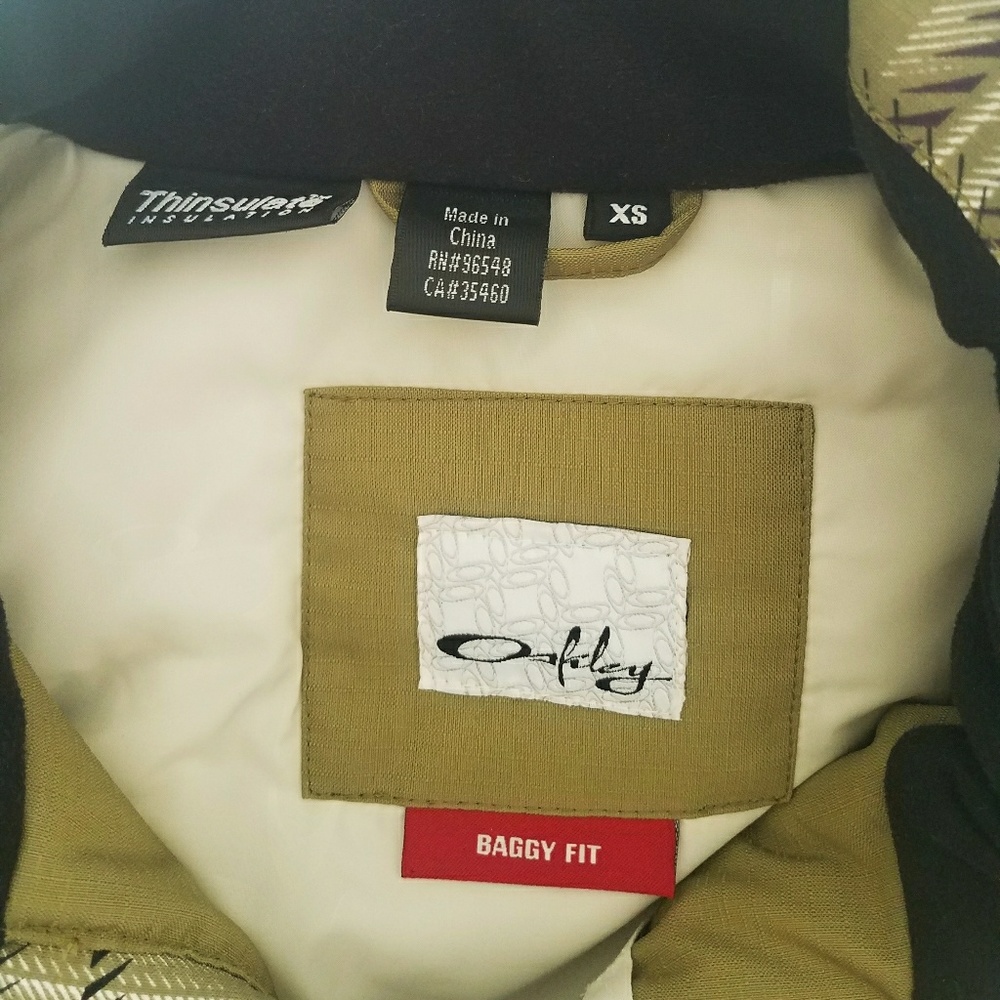 Oakley Ski Jacket - Picture 3 of 3